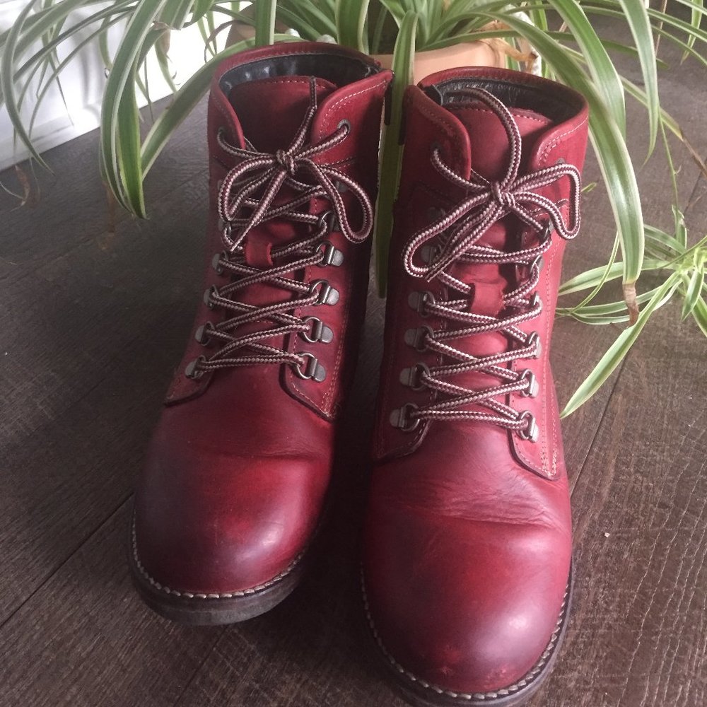 TAOS Red Ringer Boots Size 39 (US 8)